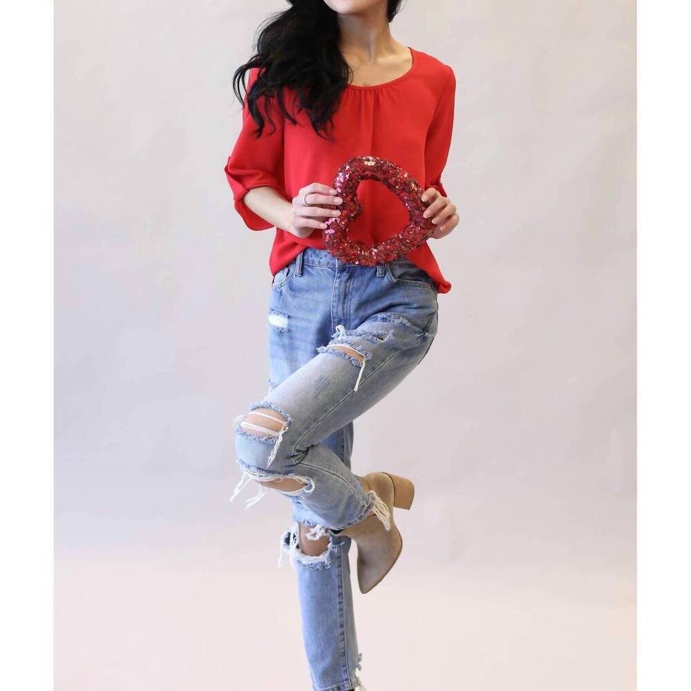 NEW MODA LUXE favorite must have top in red